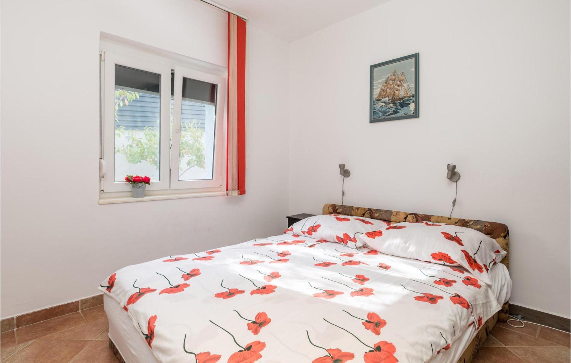 1 Bedroom Beautiful Apartment In Vrh Vrh  Luaran gambar