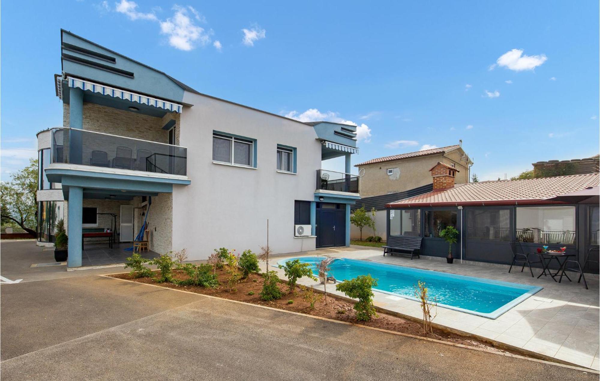 1 Bedroom Beautiful Apartment In Vrh Vrh  Luaran gambar