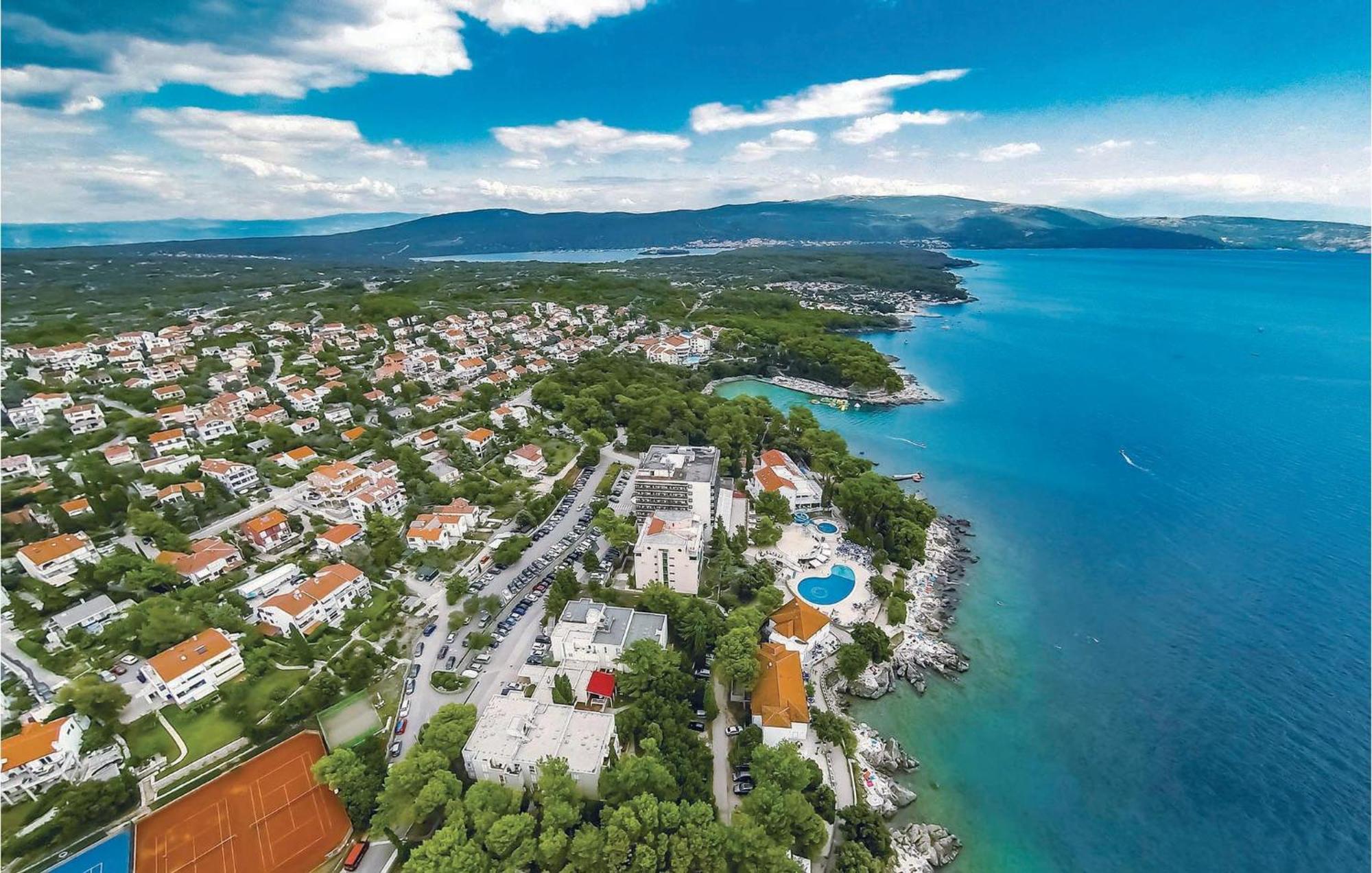 1 Bedroom Beautiful Apartment In Vrh Vrh  Luaran gambar